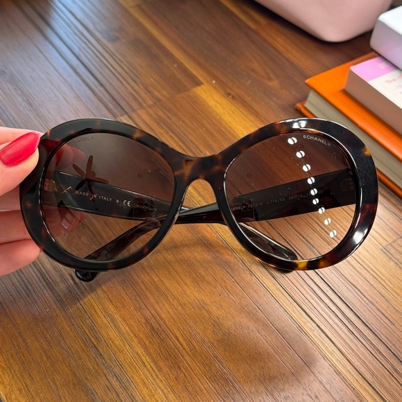 Chanel sunglasses dark brown/black - Picture 1 of 4
